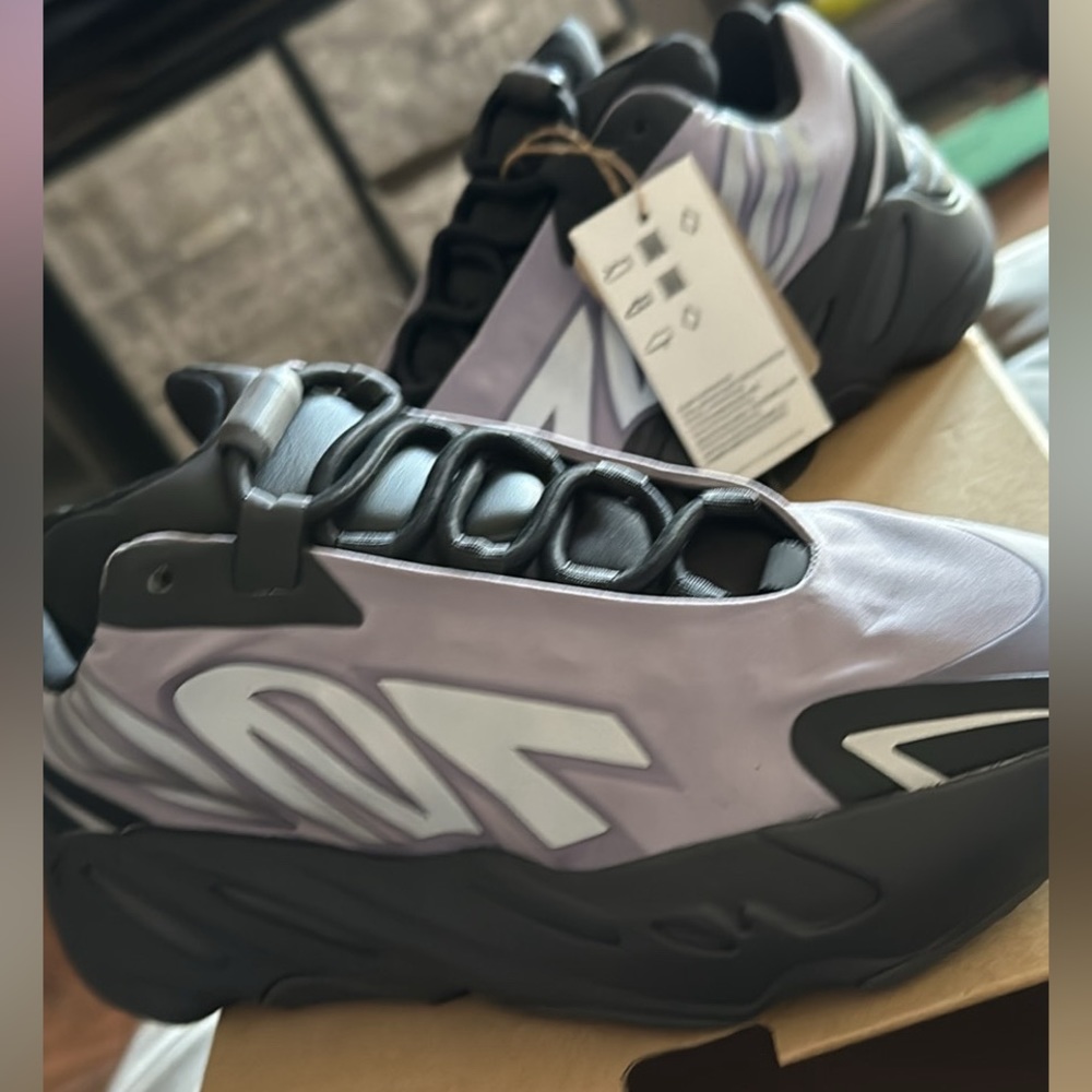 Yeezy Boost Geode - Purple - Women’s size 6 or Big Kids 4.5